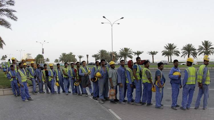 قطر تساعد العمال ضحايا الانتهاكات على العودة إلى بلدانهم