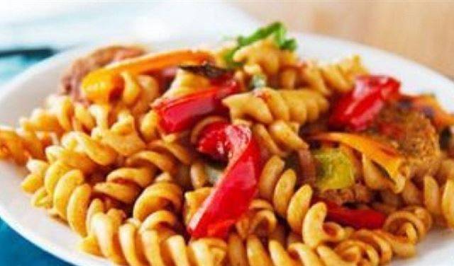 بعد أيام من الزفاف.. مصري يقاضي زوجته بسبب المعكرونة