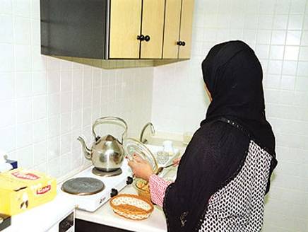هكذا عذّبت سيدة إماراتية خادمتها حتى الموت!!