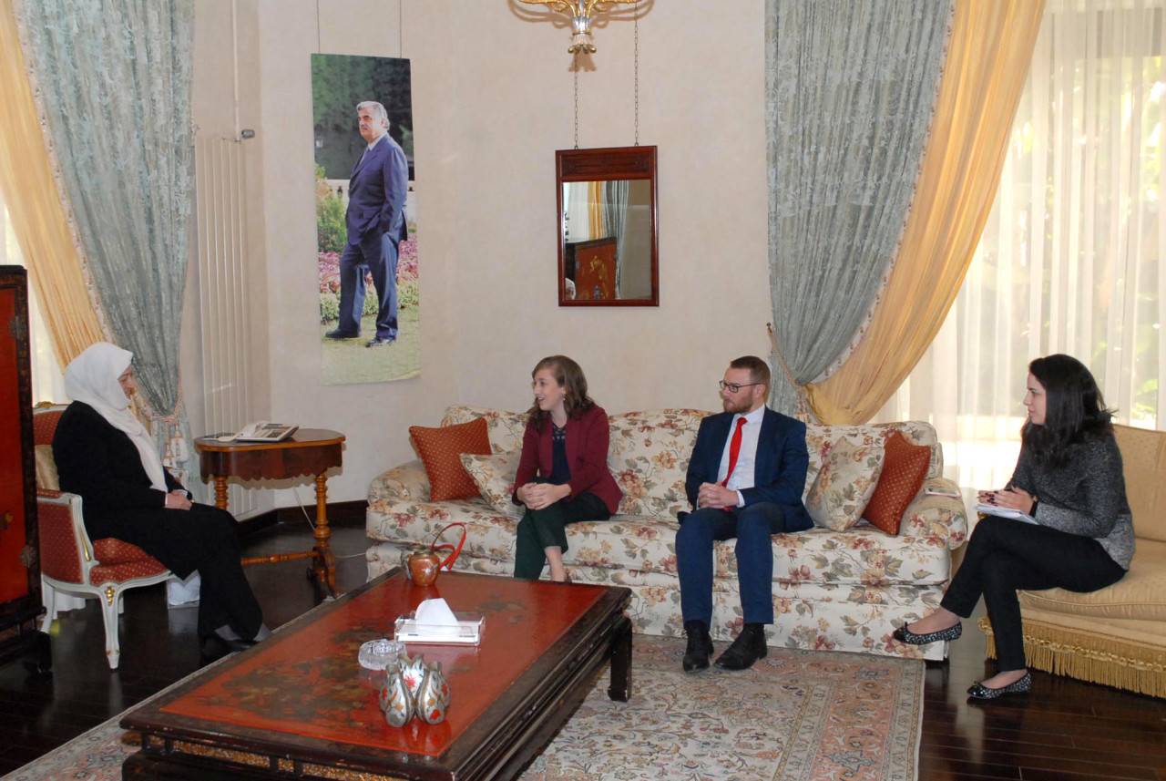 بهية الحريري استقبلت موفدين من السفارة البريطانية