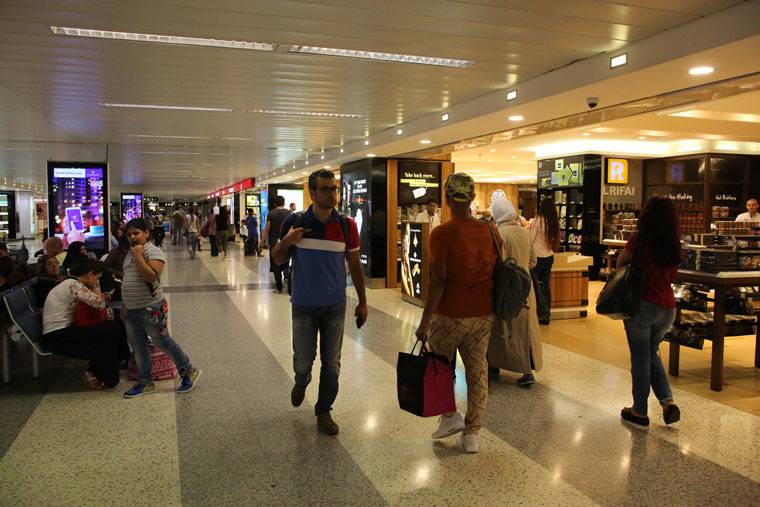 بالفيديو.. كيف يتعامل المطار مع أعداد الوفود القادمة إلى لبنان؟