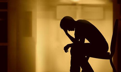 الاكتئاب.. أعراض نفسية وجسدية