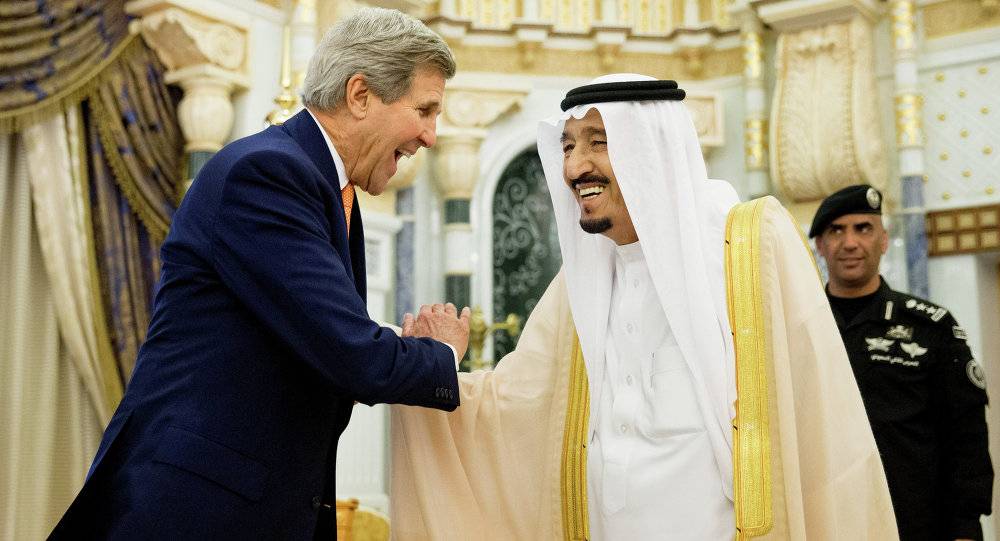 كيري يبحث مع القادة السعوديين في الرياض الجهود المبذولة تجاه قضايا المنطقة