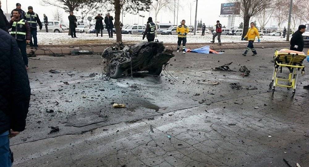 13 قتيلا و 48 مصاب جراء انفجار الحافلة العسكريين بمدينة قيصرية التركية