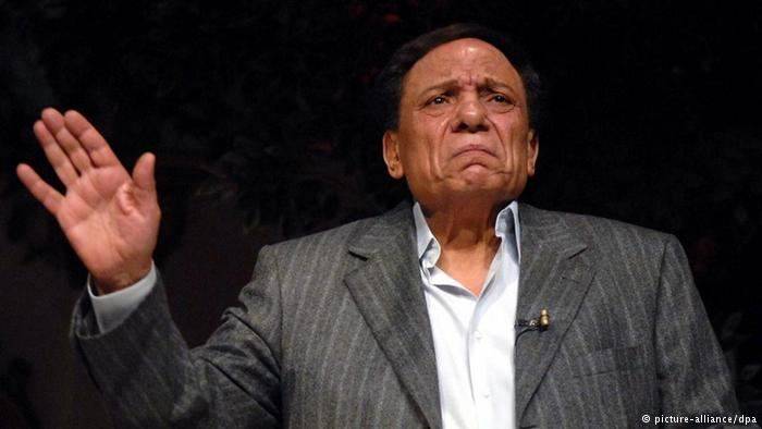 لهذا السبب أقفل عادل إمام هاتفه بعد وفاة زملائه