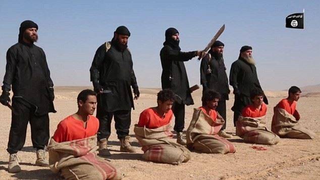 بالصورة: تعرّفوا الى جزّار "داعش" الجديد!