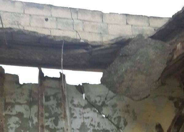 بالصور.. نجاة عائلة باعجوبة من انهيار منزل في صيدا