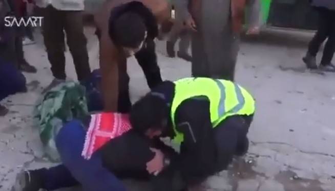 فيديو مؤثر: ما حصل مع هذا الرجل السوري لا يصدق