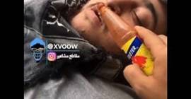 بالفيديو.. وضع شطة حارة في فم صديقه أثناء نومه.. فماذا حصل؟!