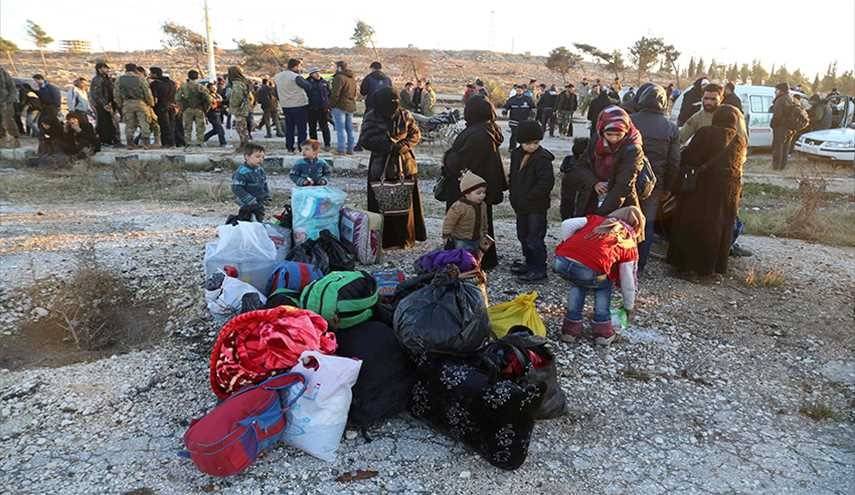 الوضع مؤزم في كفريا والفوعة رغم الحافلات
الجيش السوري يدقق في تفتيش كل حافلة في حلب