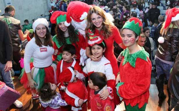 الزينة والأضواء تشعّ في الشوارع.. ابتهاجاً بالميلاد