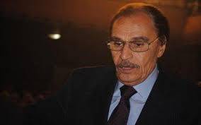 بالصور - عزّت العلايلي في عزاء احمد راتب بعد وعكته الصحية.. كيف أصبح؟!