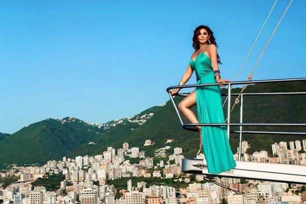 إليسا تسدّد ضربة للفنانة الإسرائيلية التي سرقتها!