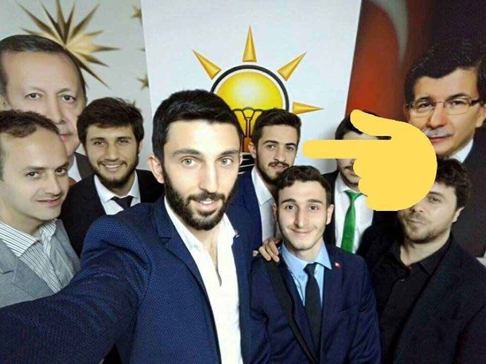 بالصورة:  اردوغان يكرّم قاتل السفير الروسي!