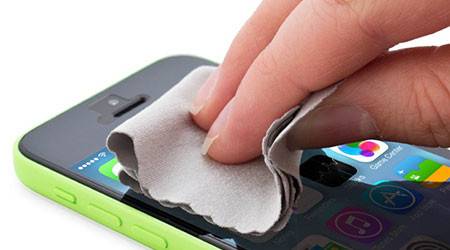 بهذه الخطوات.. تضمن خلو هاتفك من البكتيريا!