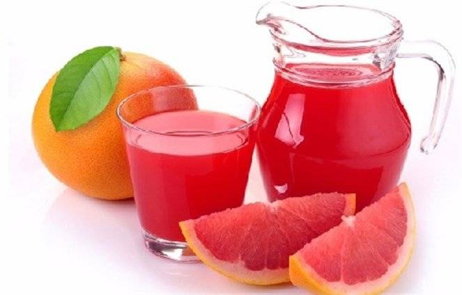 خطير جدًا...هذا العصير الصحّي يقتلك.. فاحذر تناوله في هذه الحالة!