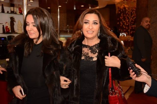 بالصور- شاهدوا اطلالات يسرا وباسكال مشعلاني ولطيفة في حفلة النيل للدراما.. وما سبب المشادات؟