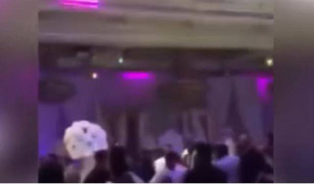بالفيديو.. حفل زفاف كندي يتحول إلى ساحة معركة