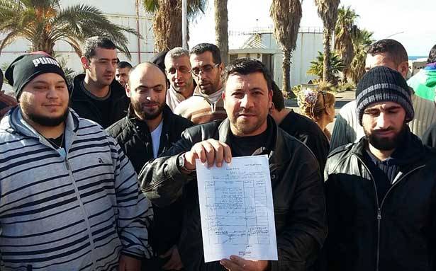 إعتصام للمياومين في معمل الجيّة احتجاجاً على عدم دفع رواتبهم