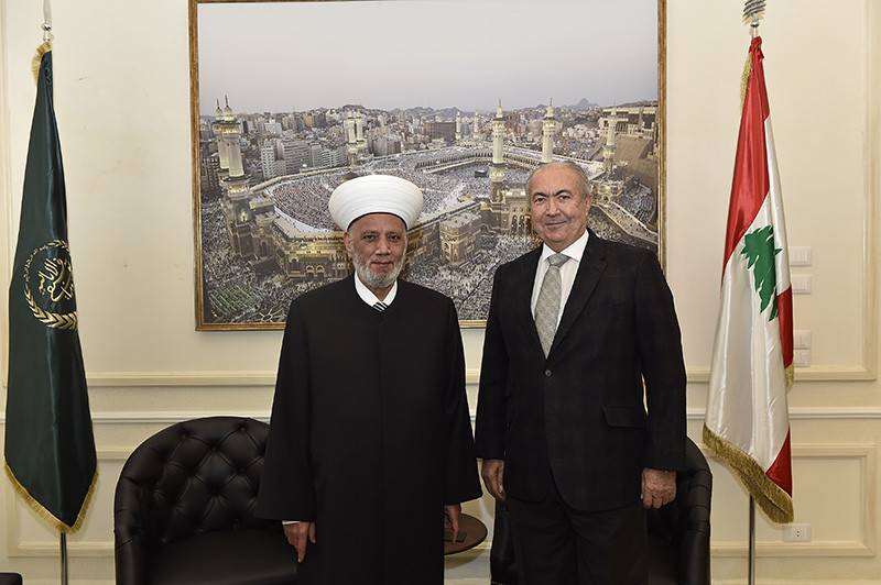 دريان يلتقي مخزومي ووفداً من 