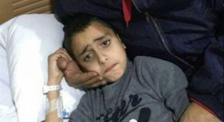 ماذا يقول الطب الشرعي عن سبب وفاة الطفل أحمد عابدي بعد تشريح جثته؟! وما مصير المعلمة المتهمة؟
