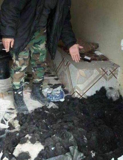 بالصورة / دواعش حلقوا دقونهم قبل القرار من حلب