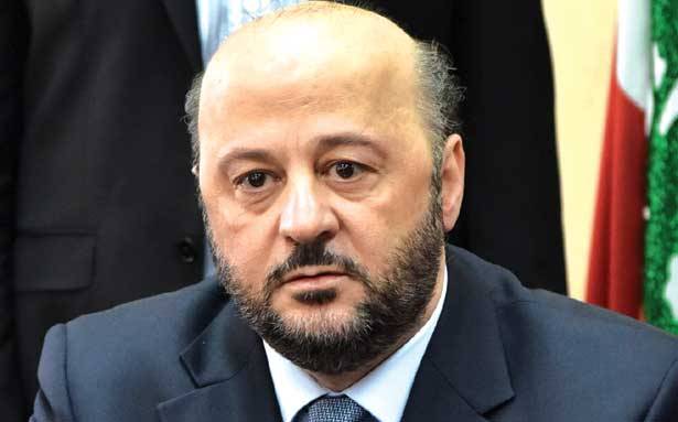 رياشي فجر قنبلة اثناء تسلمه الاعلام
سأكون آخر وزير في وزارة الاعلام