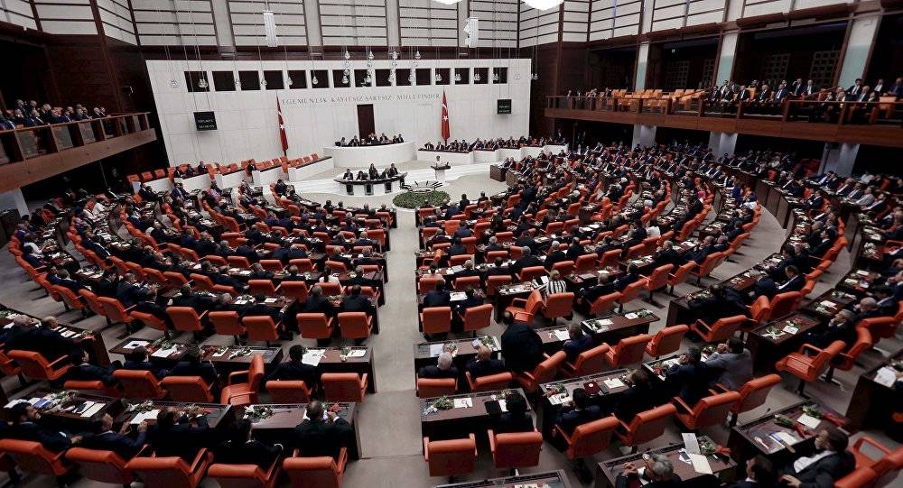 الشرطة التركية تعتقل نائبة رئيس البرلمان عن حزب الشعوب الديمقراطي