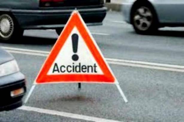 وفاة مواطنة وإصابة 2 بحادث سير على طريق عام قرطبا