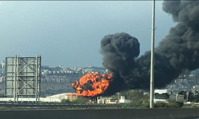 إذاعة الاحتلال: حريق كبير في خزان للنفط بحيفا