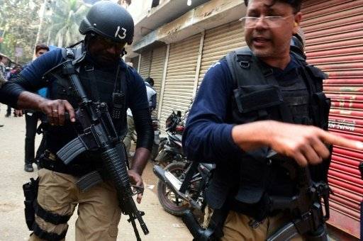 انتحارية تفجر نفسها خلال عملية للشرطة في دكا