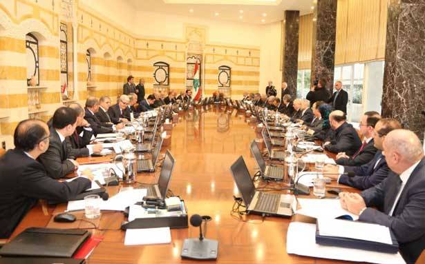 مجلس الوزراء أقرّ في جلسته من بعبدا البيان الوزاري..
عون : ليكن عمل الحكومة منتجًا ــ وبري يدعو الى جلسة لمناقشة البيان
