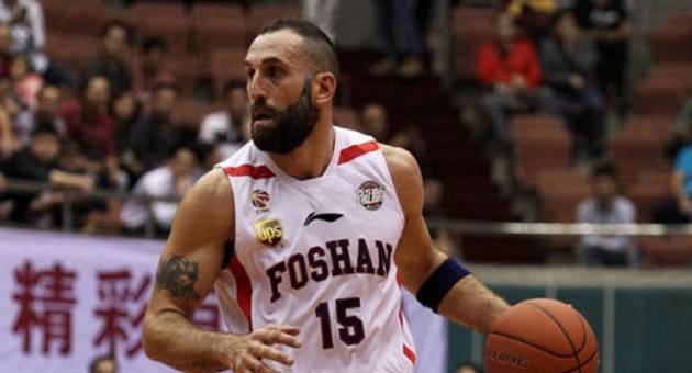 قائد منتخب لبنان التاريخي يقرّر العودة
