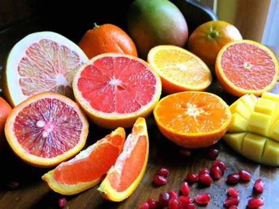 هام وخطير.. لابد من شرب الماء بعد تناول الفواكه الحمضية.. لماذا؟