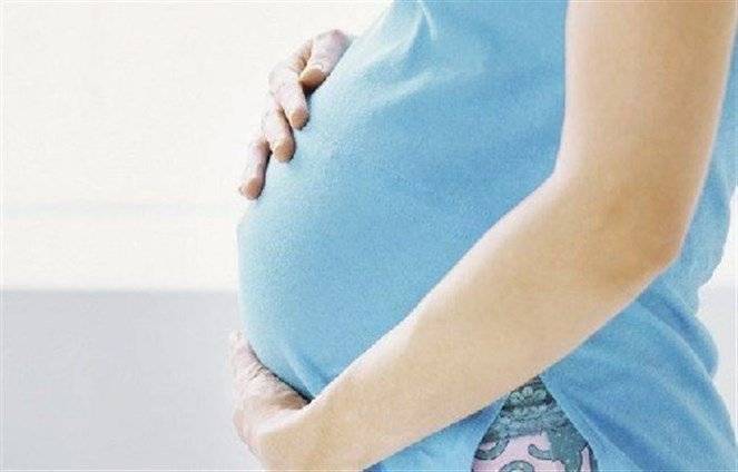 حرمت من الإنجاب لسنوات.. ثم أنجبت 4 أطفال في 9 أشهر.. إليك قصة الأم الأسطورة