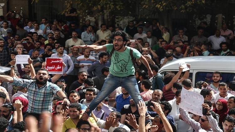 الحكومة المصرية توافق على اتفاقية "تيران وصنافير" وتحيلها إلى البرلمان