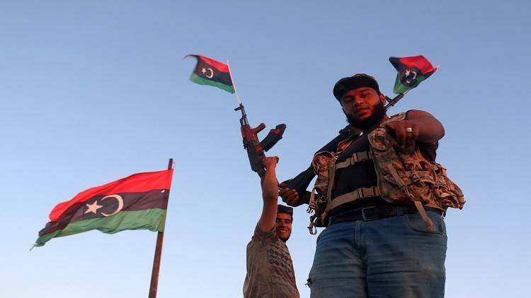 حكومة الوفاق تتكاتف مع المركزي الليبي في وجه الاقتصاد المتعثر