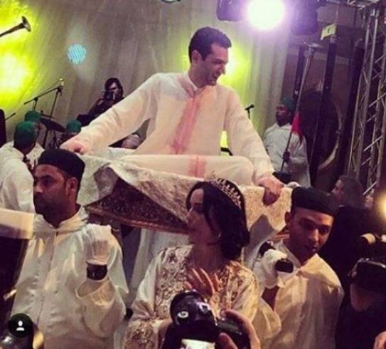 مراد يلدريم يخرج عن صمته ويردّ بقسوة على منتقدي احتفاله بزفافه على الطريقة المغربية.. ويكشف سبب اسراعه في الزواج!