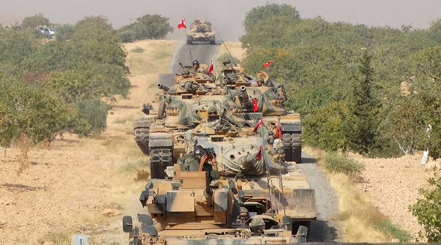 الجيش التركي سيضرب اكراد سوريا التي تدعمهم اميركا
اردوغان : لو وصلت العلاقة الى القطيعة مع واشنطن فسنضرب كردستان سوريا
الجيش التركي يطوّق مدينة الباب والطيران الروسي يقصفها
