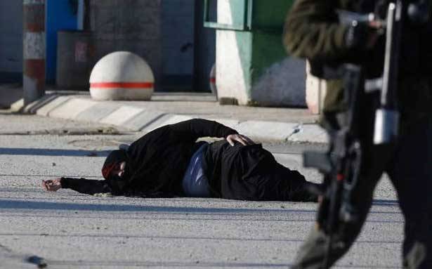 اصابة شابة فلسطينية برصاص الاحتلال ونتانياهو الى التحقيق