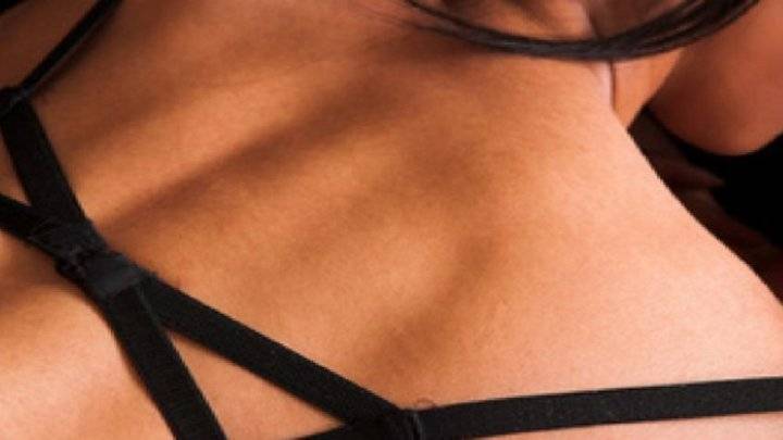 قروض للشابات مقابل صور عارية لهن كضمان !
