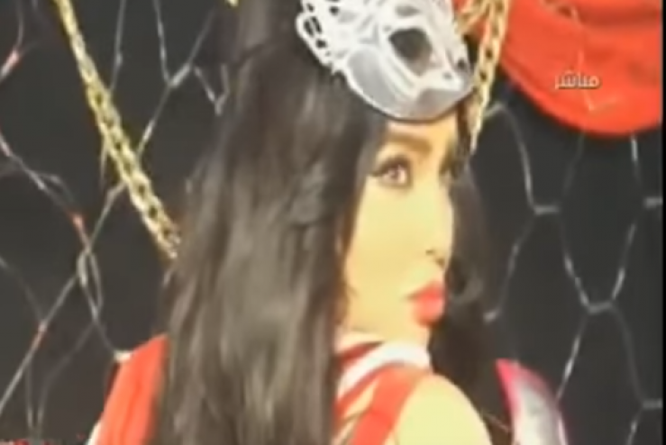 بالفيديو: لحظة احتراق شعر الفنانة مروى أمام الجميع.. وهكذا كان ردّ فعلها!