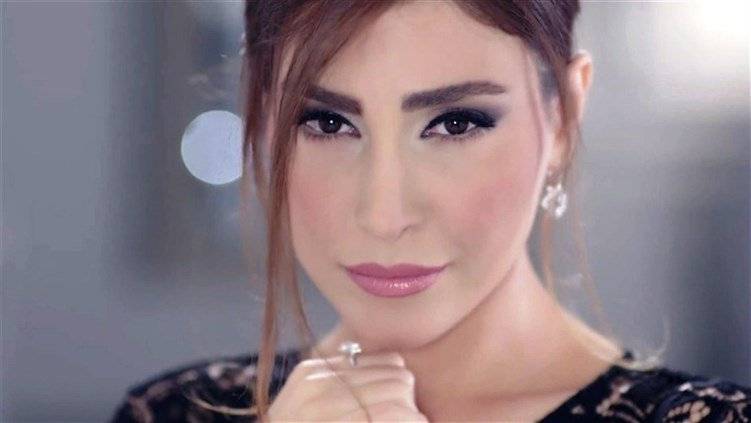 بالصورة - الموت يُفجع النجمة يارا