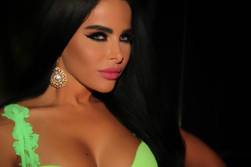 بالصور... هكذا غنت ورقصت ليال عبود ليلة رأس السنة!