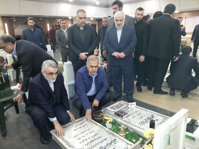 بروجردي زار ضريح مغنية: نية ايران في تسليح الجيش اللبناني جدية وبتصرف الحكومة