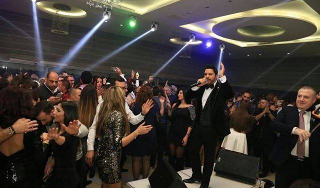 الفنان هشام الحاج يراقص عشيقته