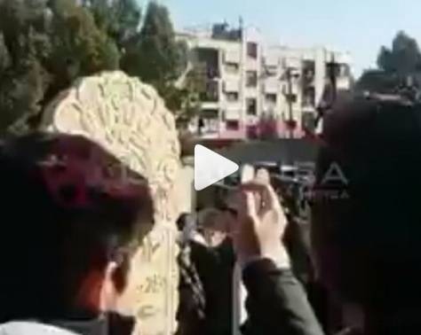 بالفيديو - إطلاق رصاص خلال وداع الراحل رفيق سبيعي في مقبرة "باب الصغير"