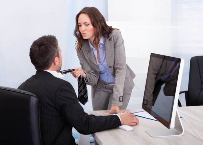 إليكم 3 علامات تدل على أنه متلاعب بك في العلاقة!