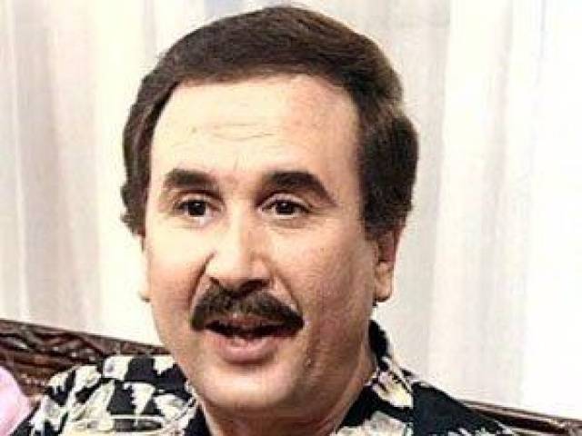 بالصور - هل تذكرون هذا الممثل.. لن تصدقوا كيف أصبح ومن هي زوجته!