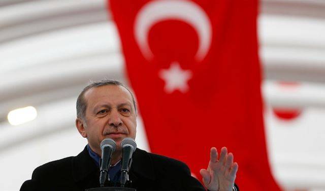 أردوغان يعلن أن بلاده ستمنح الجنسية للسوريين والعراقيين